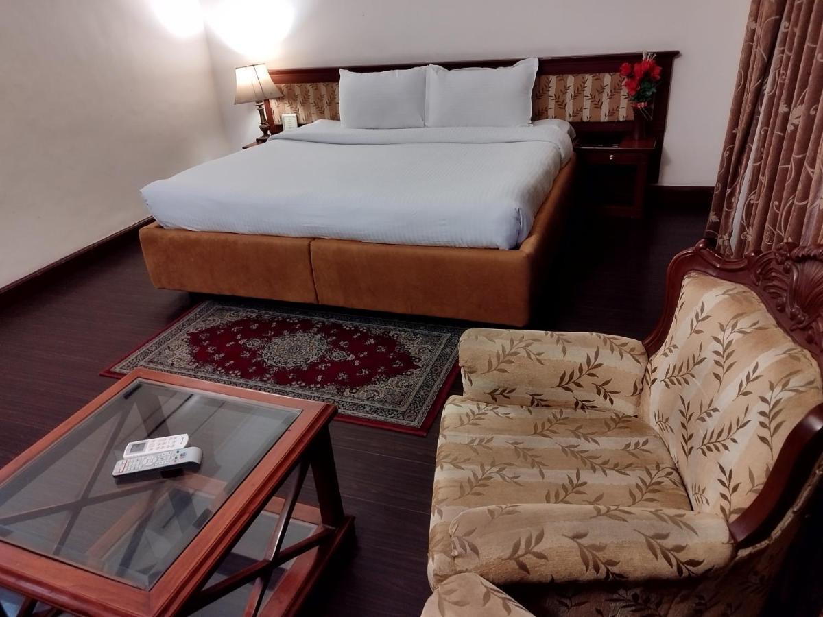 Hotel Sepal Bathinda Kültér fotó
