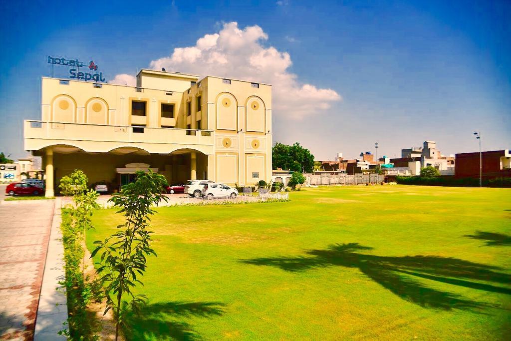 Hotel Sepal Bathinda Kültér fotó